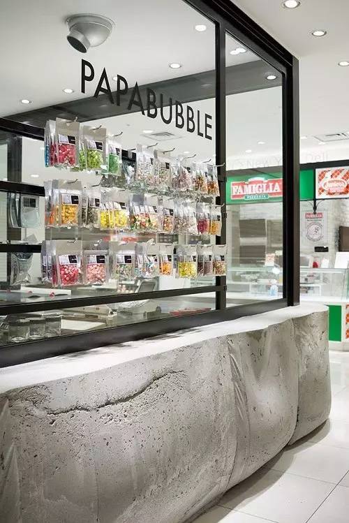 每次去甜品店都心情大好，治愈你的不止甜品，还有店内的装修风格