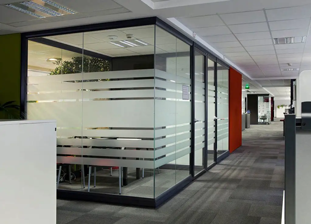 办公室装修高隔断间隔系统的特点与作用