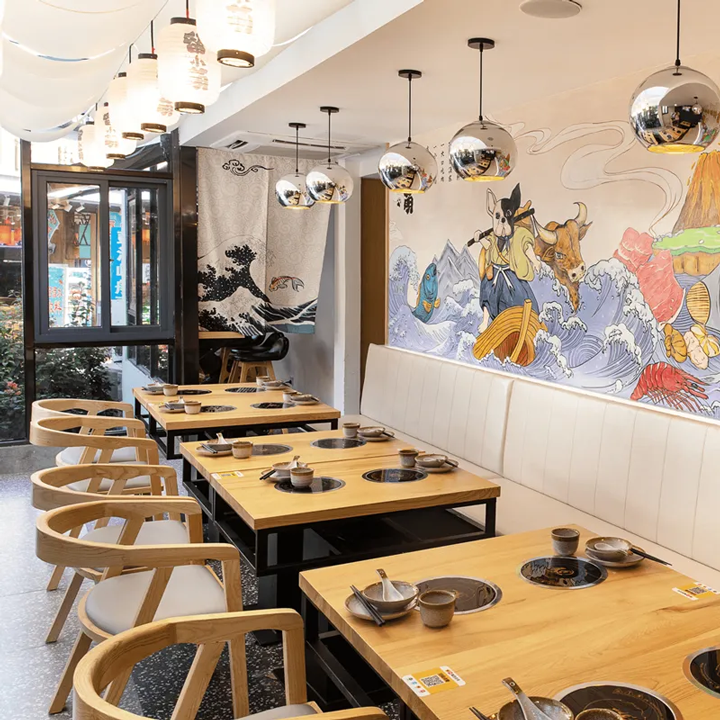 餐厅装修的也好,为什么人总是很少